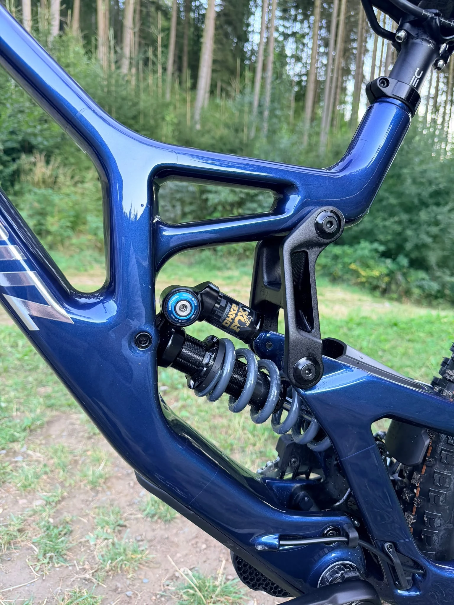 Fox DHX2 2027 Coil im Hinterbau von Tobias’ Santa Cruz V10