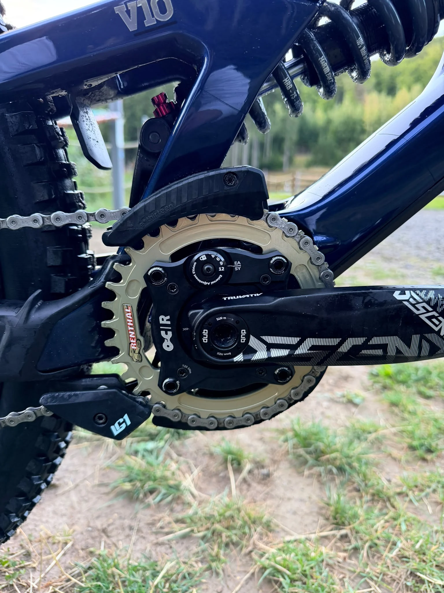 Ochain R, Renthal Kettenblatt und Truvativ Kurbel an Tobias’ Santa Cruz V10