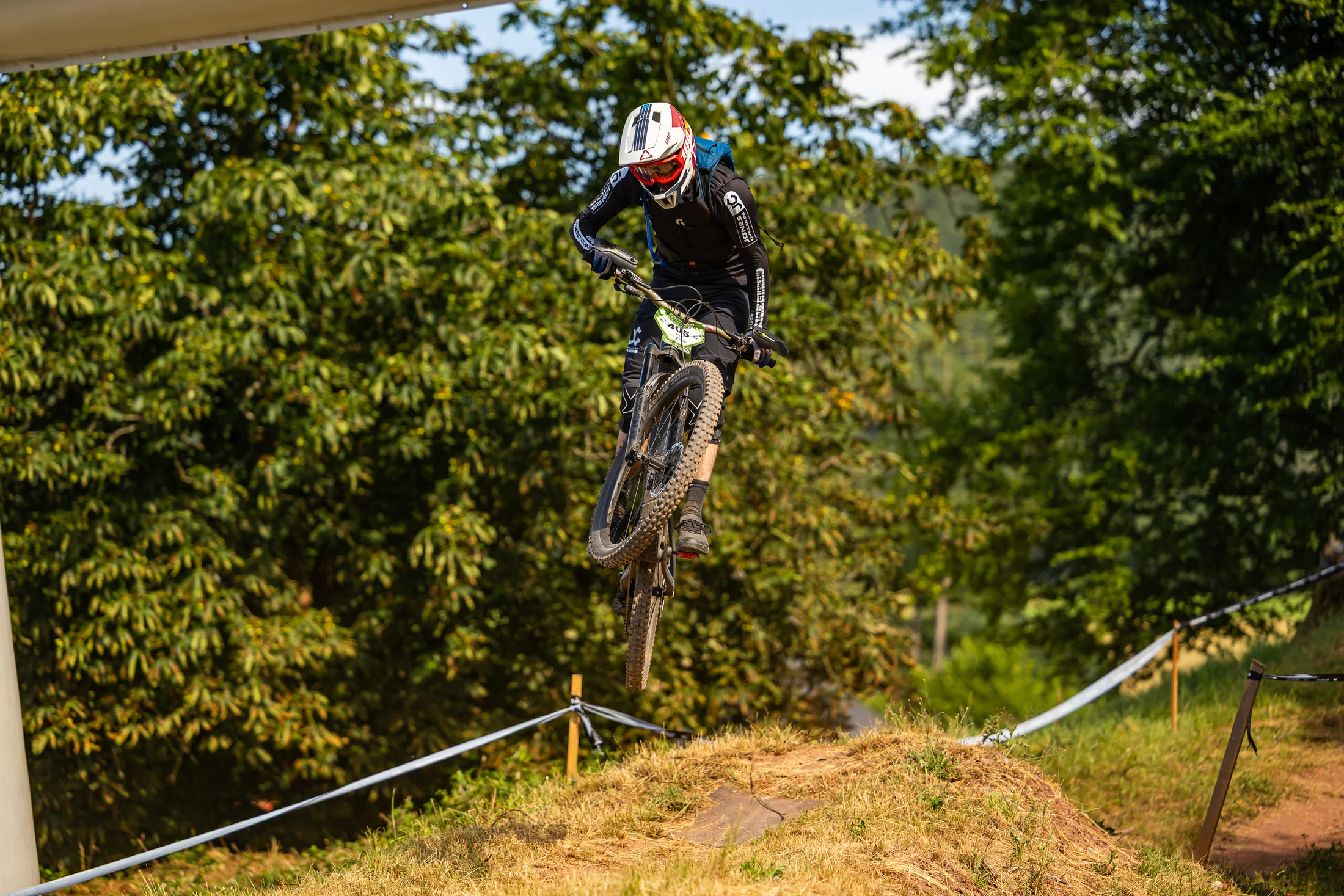 Max über einem Sprung beim Enduro One Rennen in Roßbach 2025